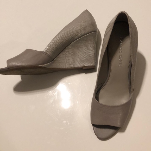 Franco Sarto Gray Textured Peep Toe Jamila Wedges - Picture 1 of 8